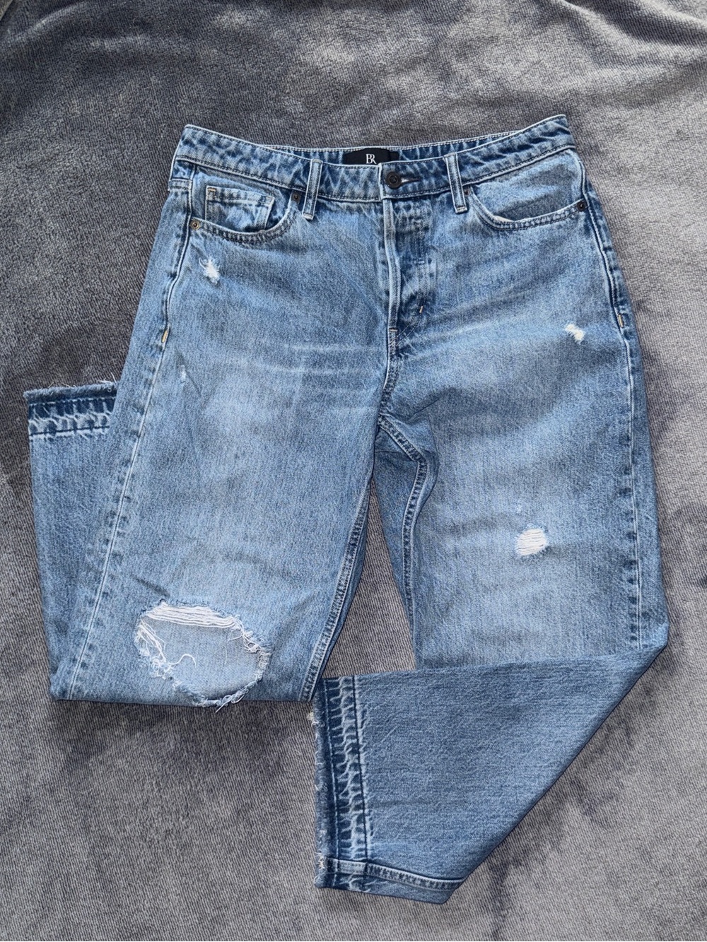 Banana Republic Slouchy Straight Leg Light Wash Distressed Women’s Jeans
